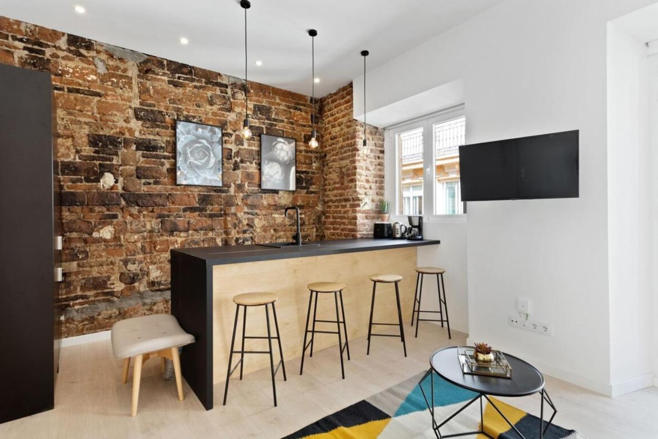 Modern 1 Bedroom Apartment Near Lavapies Madri Exterior foto