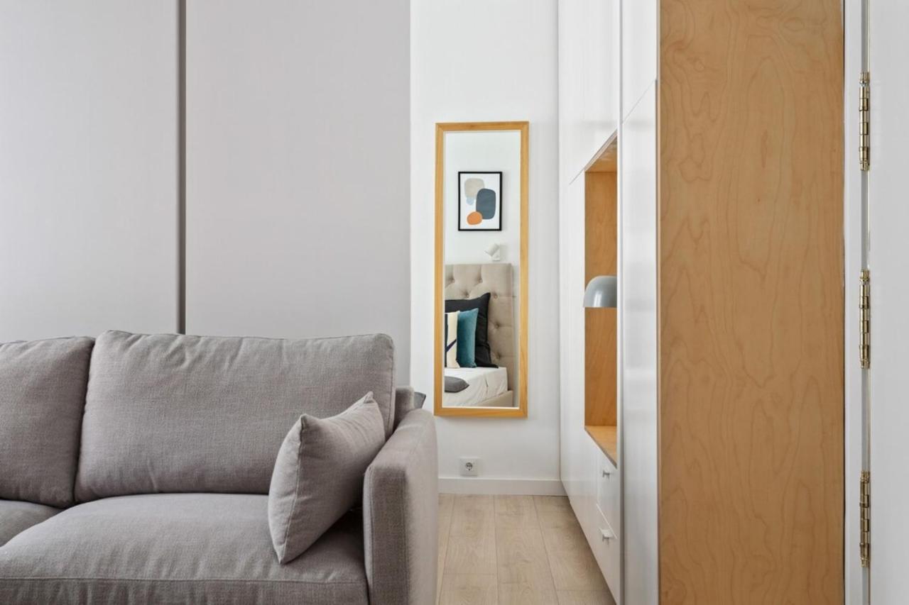 Modern 1 Bedroom Apartment Near Lavapies Madri Exterior foto